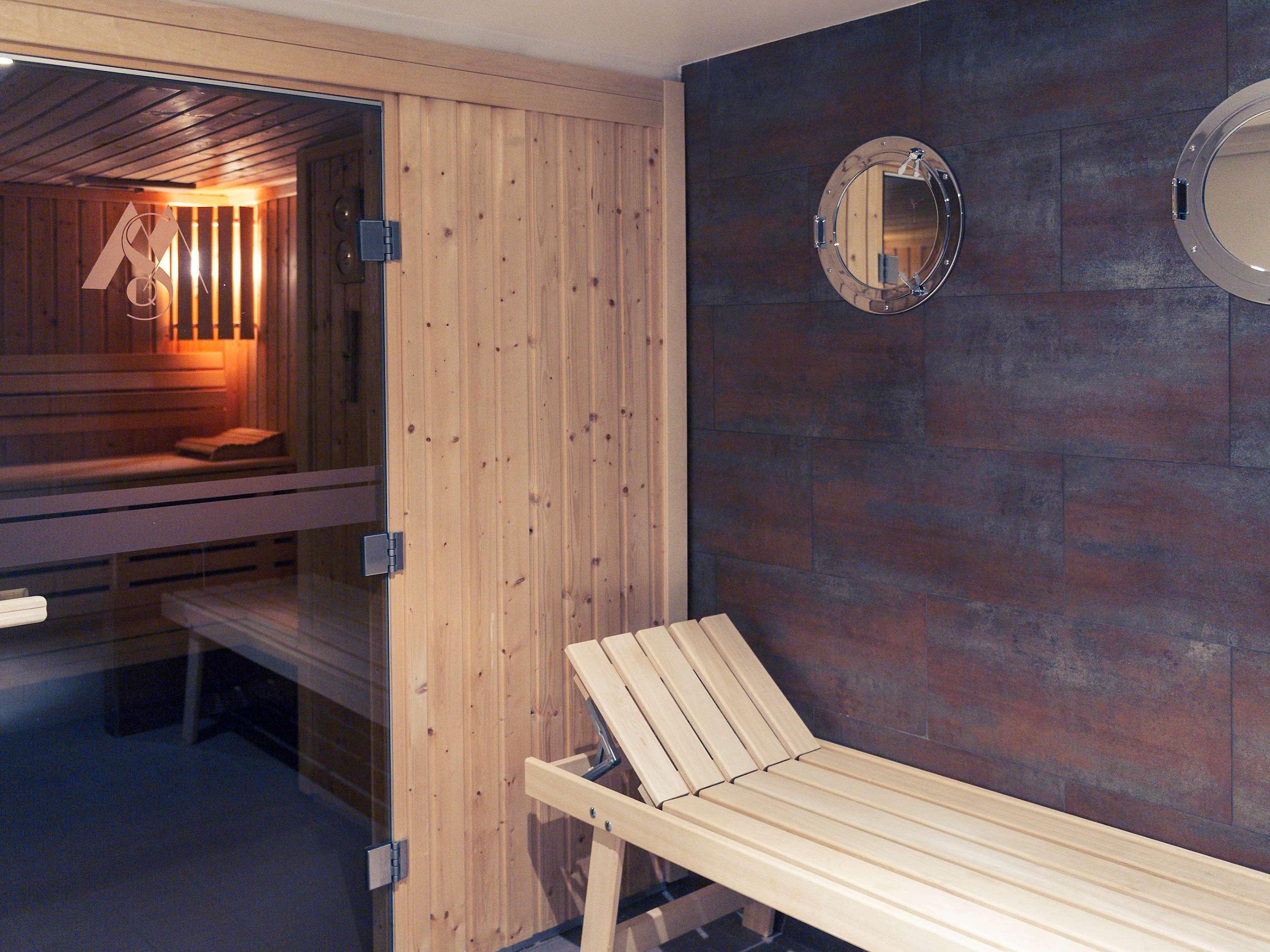 Hotel Mercure Maurepas Saint Quentin 4*