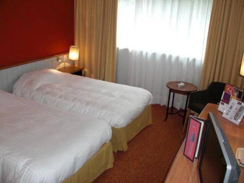 Hotel Mercure Maurepas Saint Quentin 4*