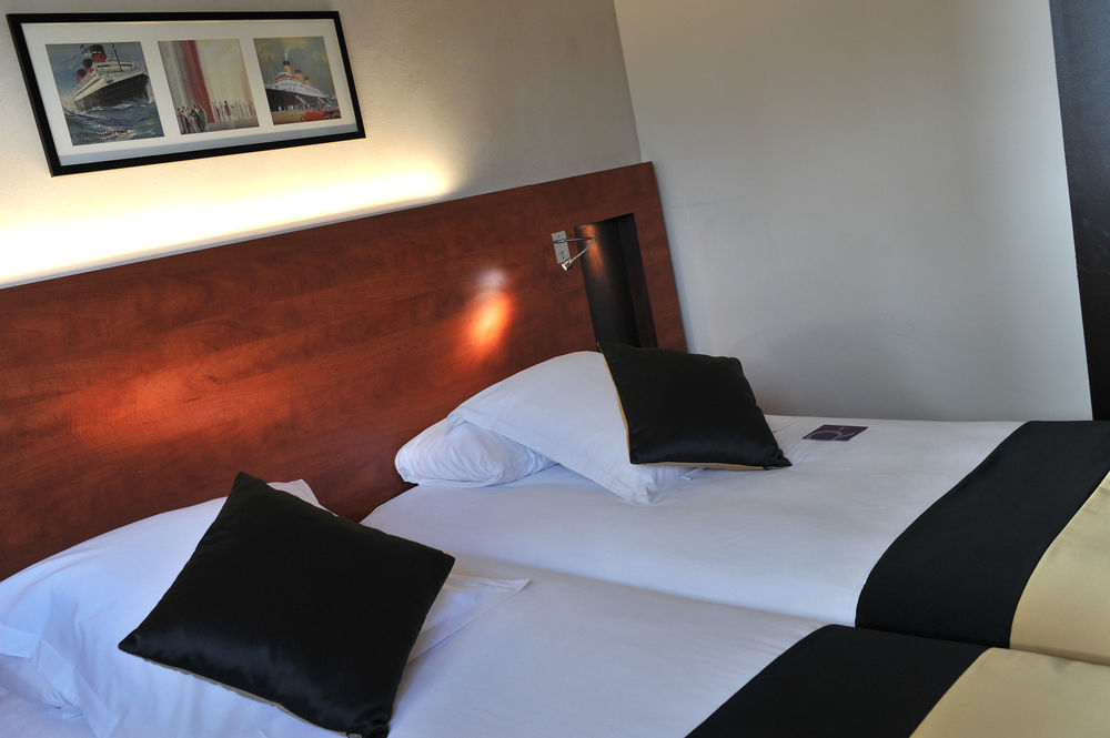 Mercure Maurepas Saint Quentin Hotel 4*