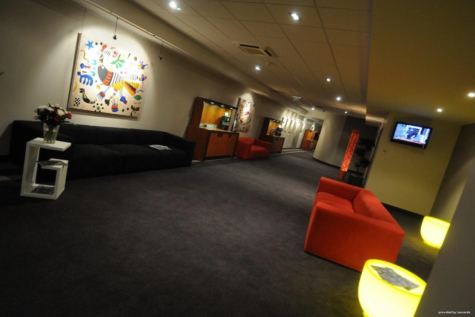 Mercure Maurepas Saint Quentin Hotel 4*