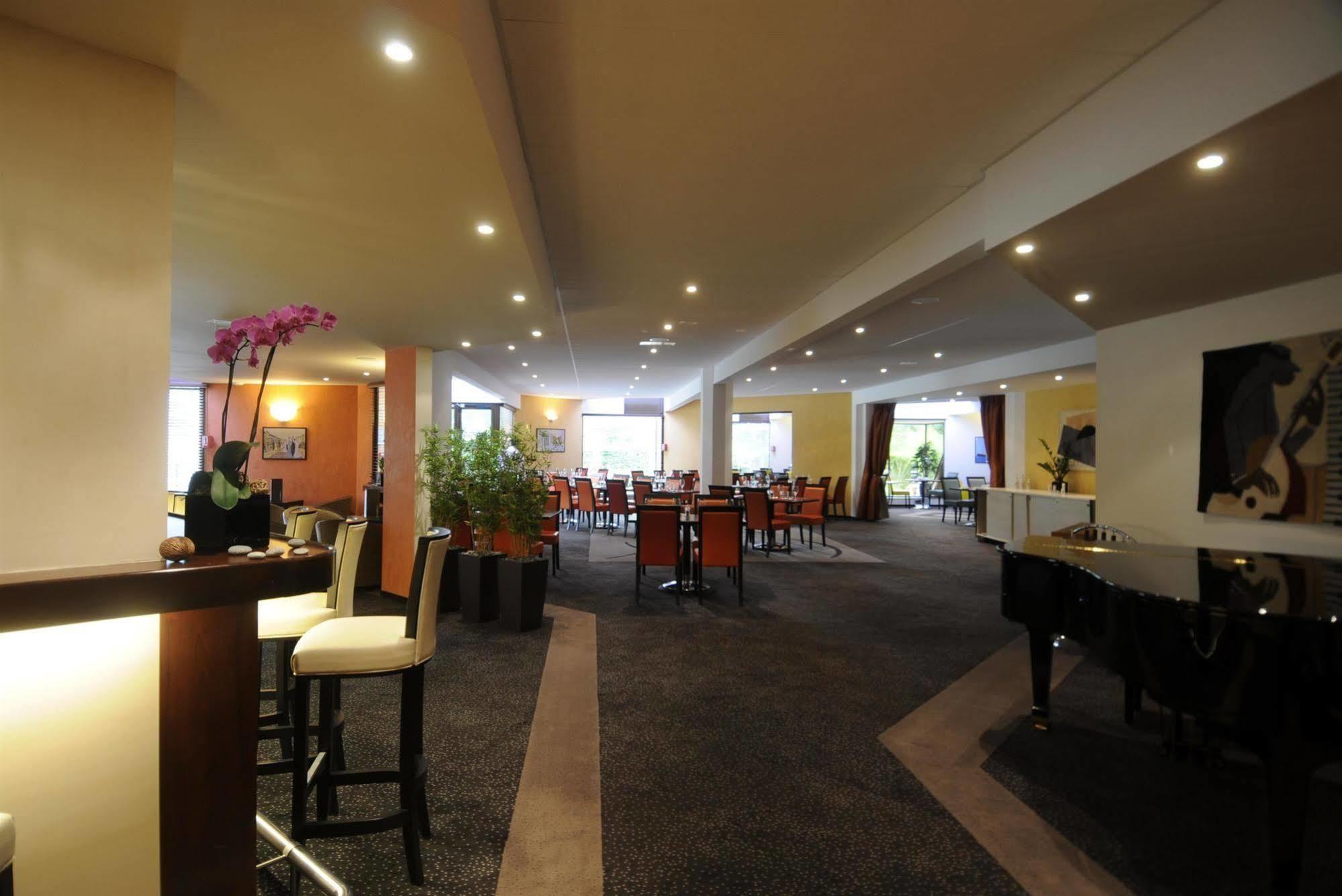 Mercure Maurepas Saint Quentin 4*