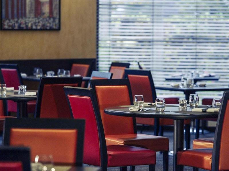 Mercure Maurepas Saint Quentin Hotel 4*